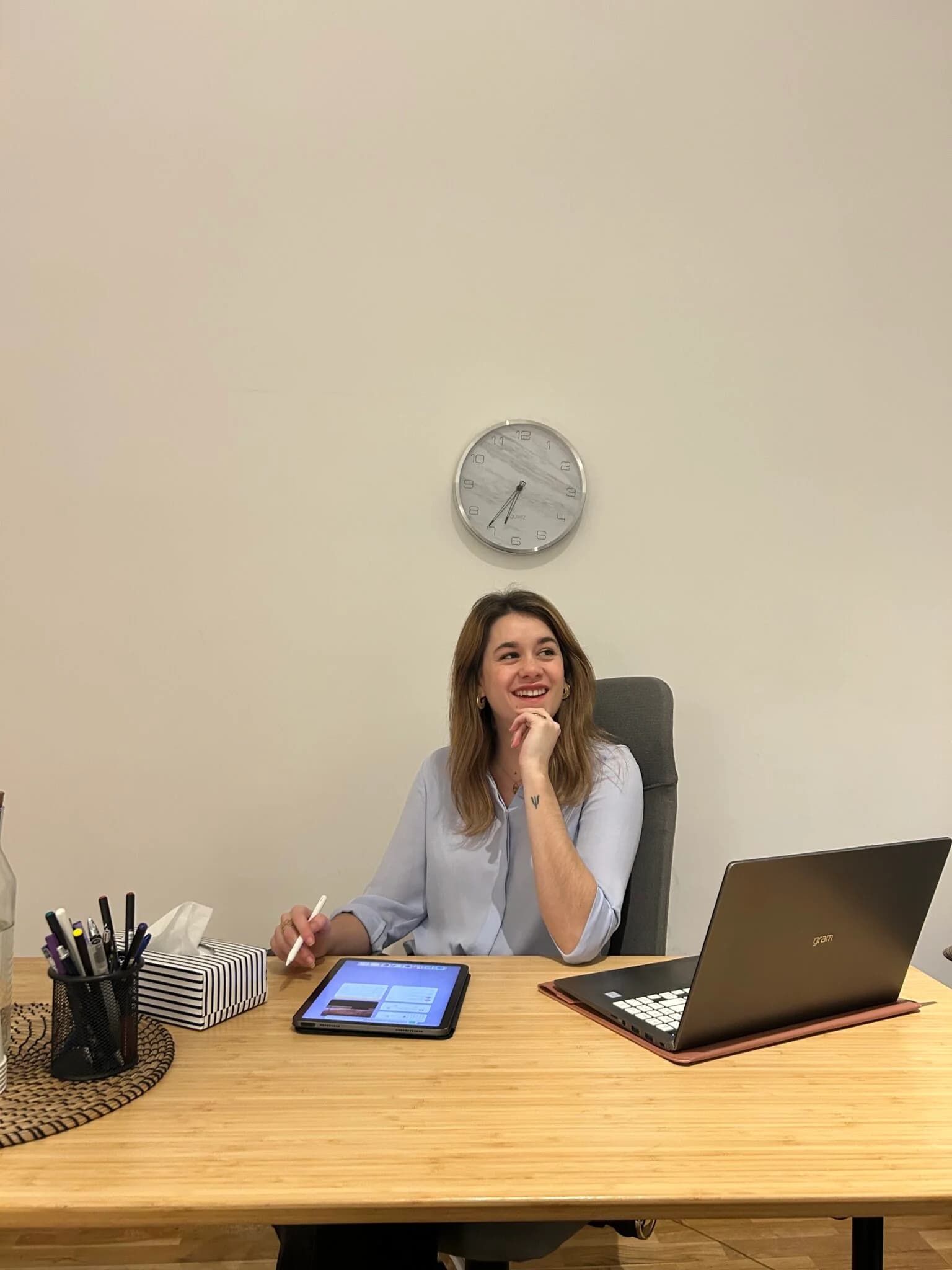 Ana Gómez Peña en su despacho de Moiras.